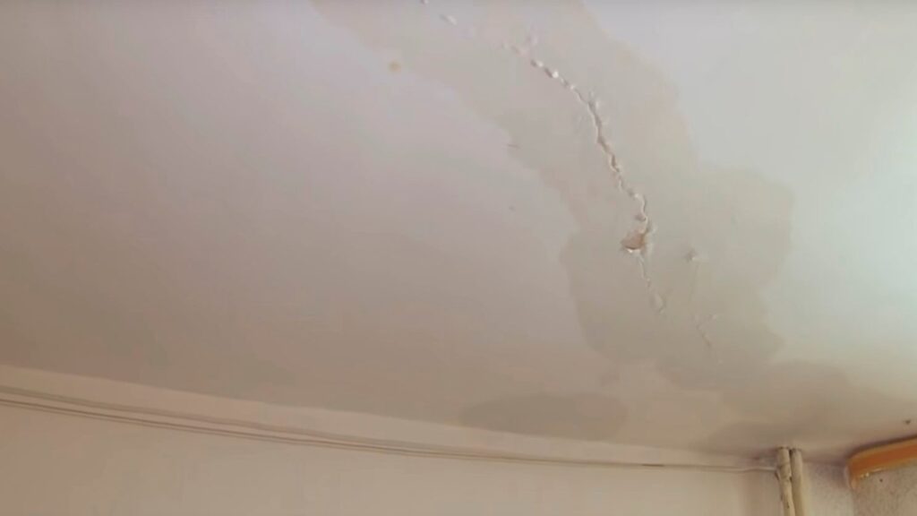 How To Handle A House Insurance Claim For Water Damage