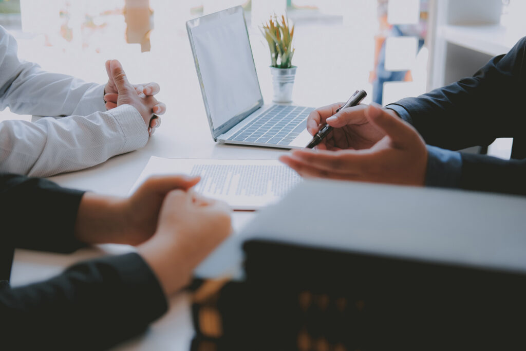 Loss Assessor vs. Insurance Adjuster: Understanding the Key Differences